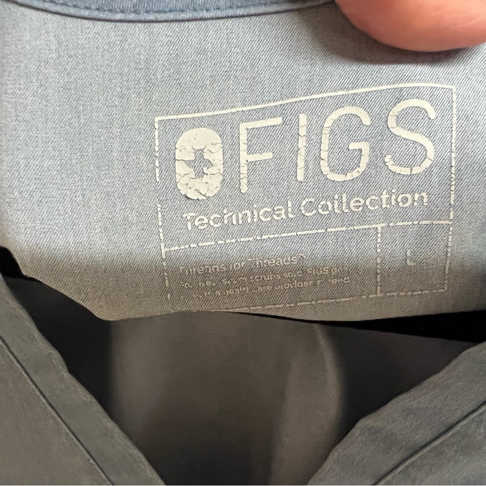 FIGS scrub set Lg top/Sm Tall bottom Denim Blue EUC - Picture 3 of 4